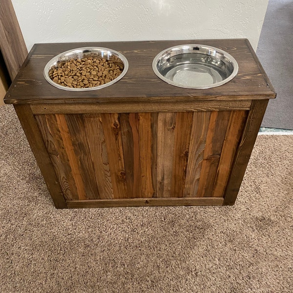 Photo inspiration: Picture Idea: Rustic Raised Dog Feeder With Storage Xl Dog Bowls