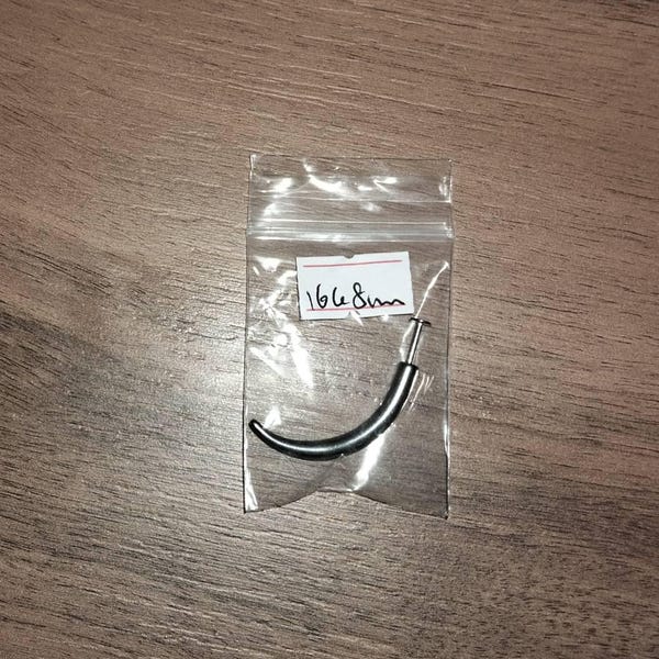 16G 316L Surgical Steel Long Curved Disturbed Chin Lip Ring Labret Horn ...