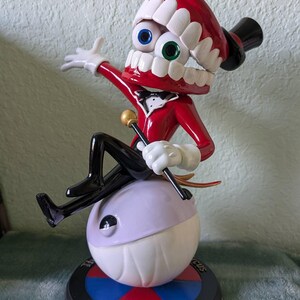 手描きのケインフィギュア - アメイジング・デジタル・サーカス、樹脂