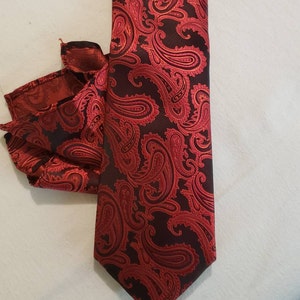 RED / BLACK Paisley Two Tone Colors Self Tie Neck Tie and Pocket Square ...
