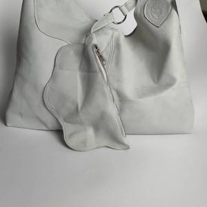 Eleonora added a photo of their purchase