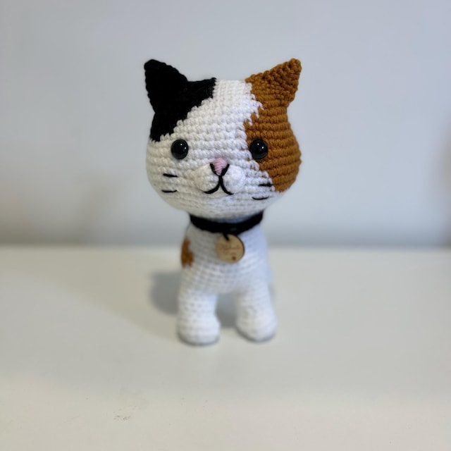 三毛猫のかぎ針編みパターン：ゴマあみぐるみ子猫（デジタル