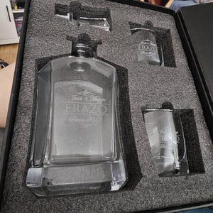 Decanter and Glasses Gift Set - Personalized Decanter with Gift Box - Custom Gift for Whiskey Lover - Engraved Decanter Gift Set with Box