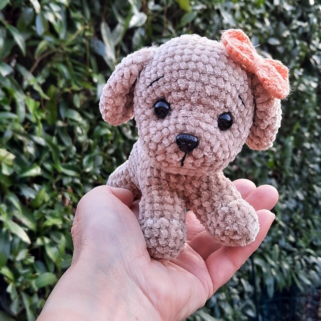 かぎ針編みのマルチーズ犬のパターン: あみぐるみマルチプーのおもちゃ