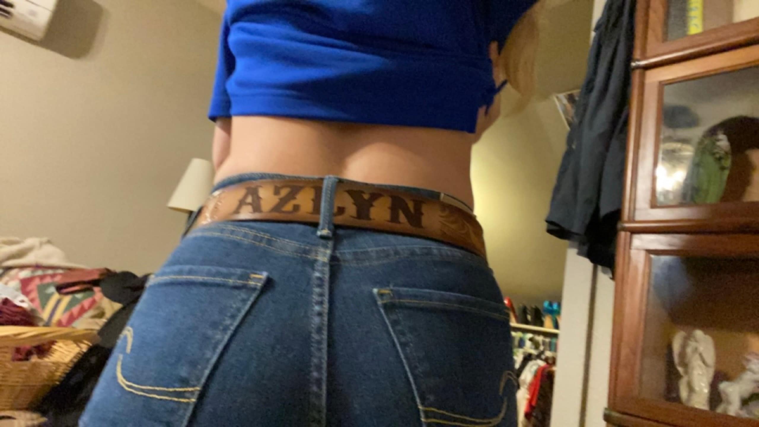 Name Belt. Western Design NBT929 - Belt is 1 1/2&quot; wide - Includes name in center back, removable utility buckle & leather keeper