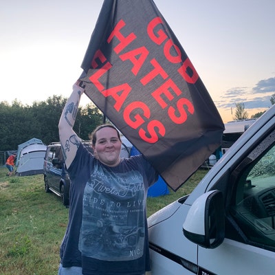 Dorothy Wizard of Oz Ruby Slippers Enamel Pin Badge There's No Place ...