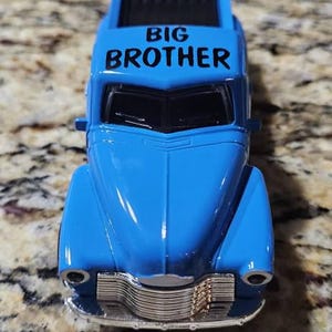 Starlette added a photo of their purchase