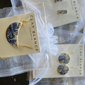 Blue china small heart brooch with gold tips, delft blue brooch, royal blue jewellery, delft jewellery, ceramic jewellery