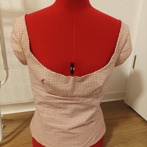 alice added a photo of their purchase