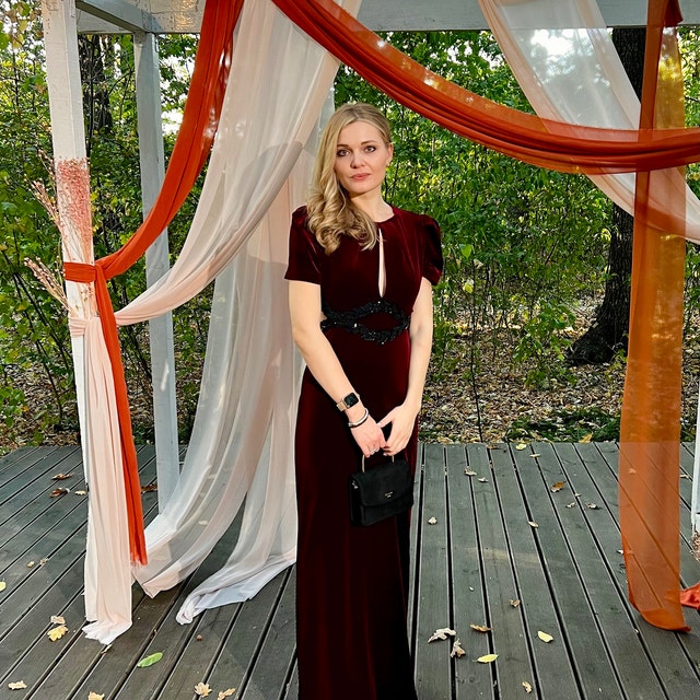 Burgundy Velvet Dress | Custom Velvet Gown | Age of Adline Dress | Formal  Evening Prom Dress - Etsy Canada