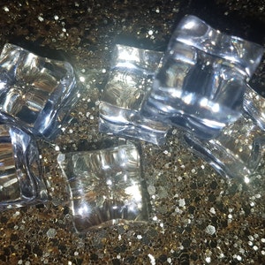 3 Pieces of 2cm X 2cm Square Fake Ice Cubes Glacier Faux Cake Topper  Decorations 