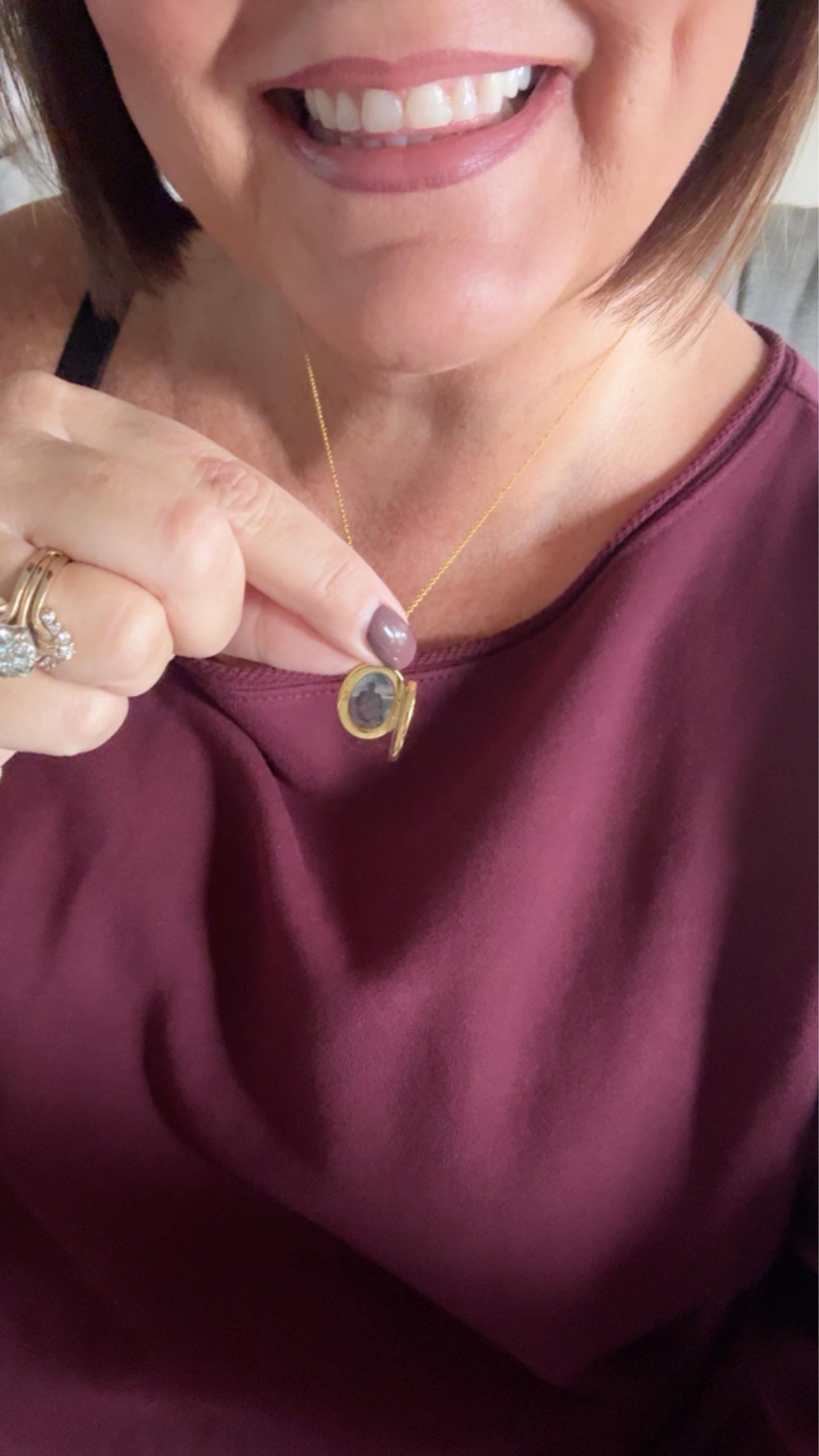 Medaillon-Halskette mit Foto, ovale Halskette mit Gravur, Foto-Halskette in Gold, Gedenkschmuck, Jubiläumsgeschenk, Geschenk für Mama, Muttertagsgeschenk