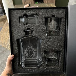Decanter and Glasses Gift Set - Personalized Decanter with Gift Box - Custom Gift for Whiskey Lover - Engraved Decanter Gift Set with Box