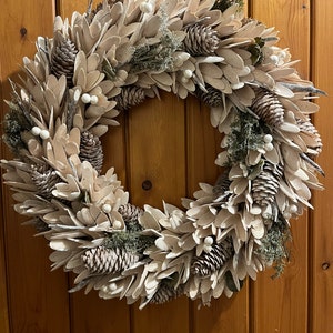 18.5'' Natural Pine Cone Wreath