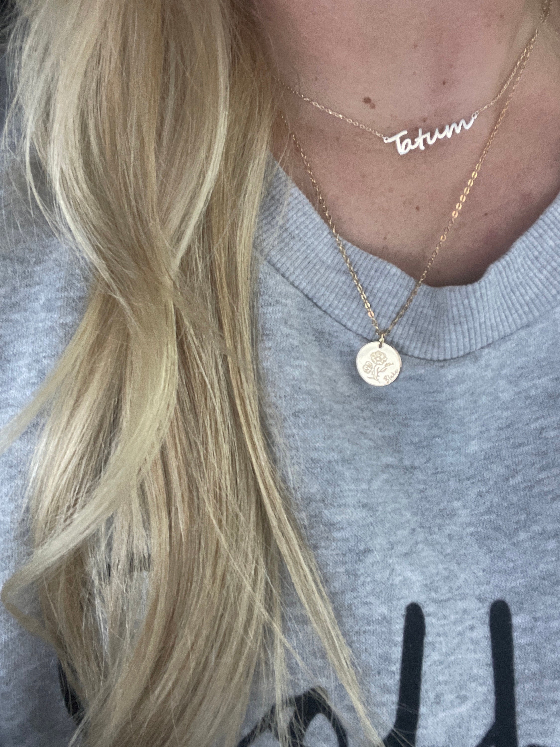 Birth Flower Necklace, Engraved Name Necklace, Dainty Floral Necklace, Handmade Jewelry,Personalized Gifts,Birthday Mothers Day Gift for Her