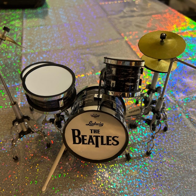 Ringo Starr Tribute Miniature Drum Set - 1:4 Scale Collectible Kit (The Beatles)