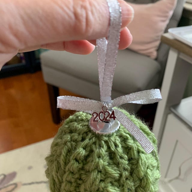A customer's finished Snowy Wheat Stitch Ornament Crochet Pattern