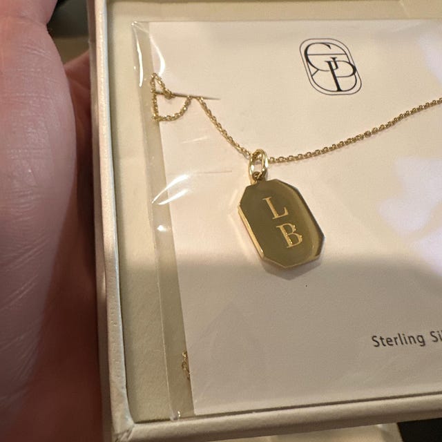 【Grace Personalized】ELENA INITIALネックレス Engraved Initial Pendant Necklace by Gracepersonalized