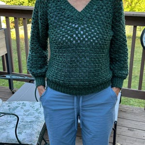CROCHET PATTERN & Video/granny Pop V-neck Crochet Sweater, Granny