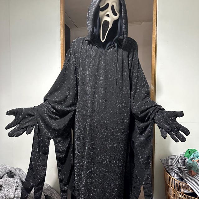 Buy Ghostface Scream Costume Robe and Mask Online in India Buy Ghostface Scream Costume Robe and Mask Online in India