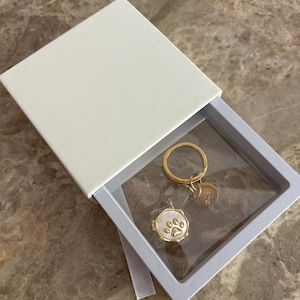 Ashlee added a photo of their purchase