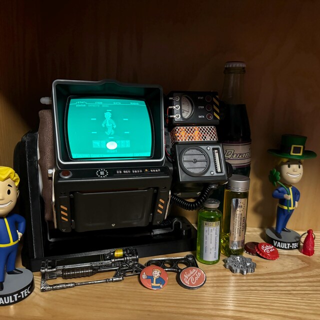 Fallout PIPBOY 2000mkⅥ &amp; PIPBOY stand Fallout Pip Boy Stand Display - Etsy