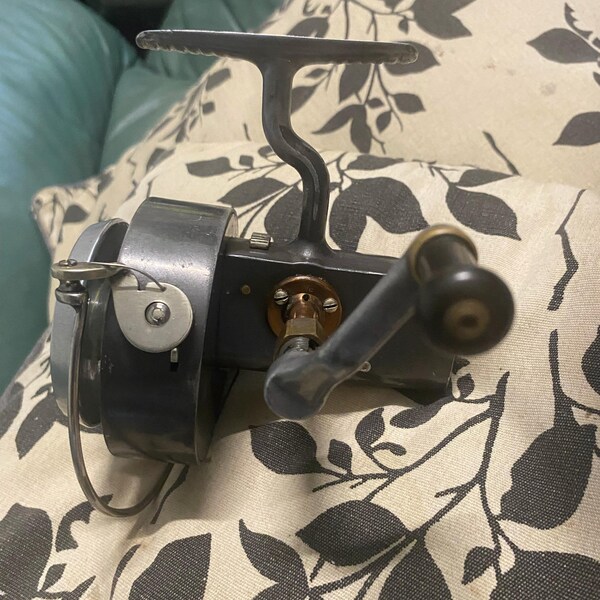 Moulinet Vintage Mitchell 300 Avec Bobine Supplémentaire (sans Talon Ni Pied)