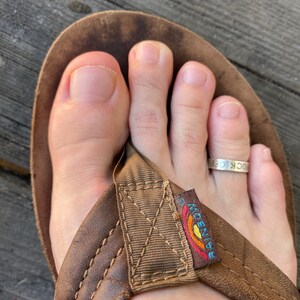 Anillos en outlet los pies hombres