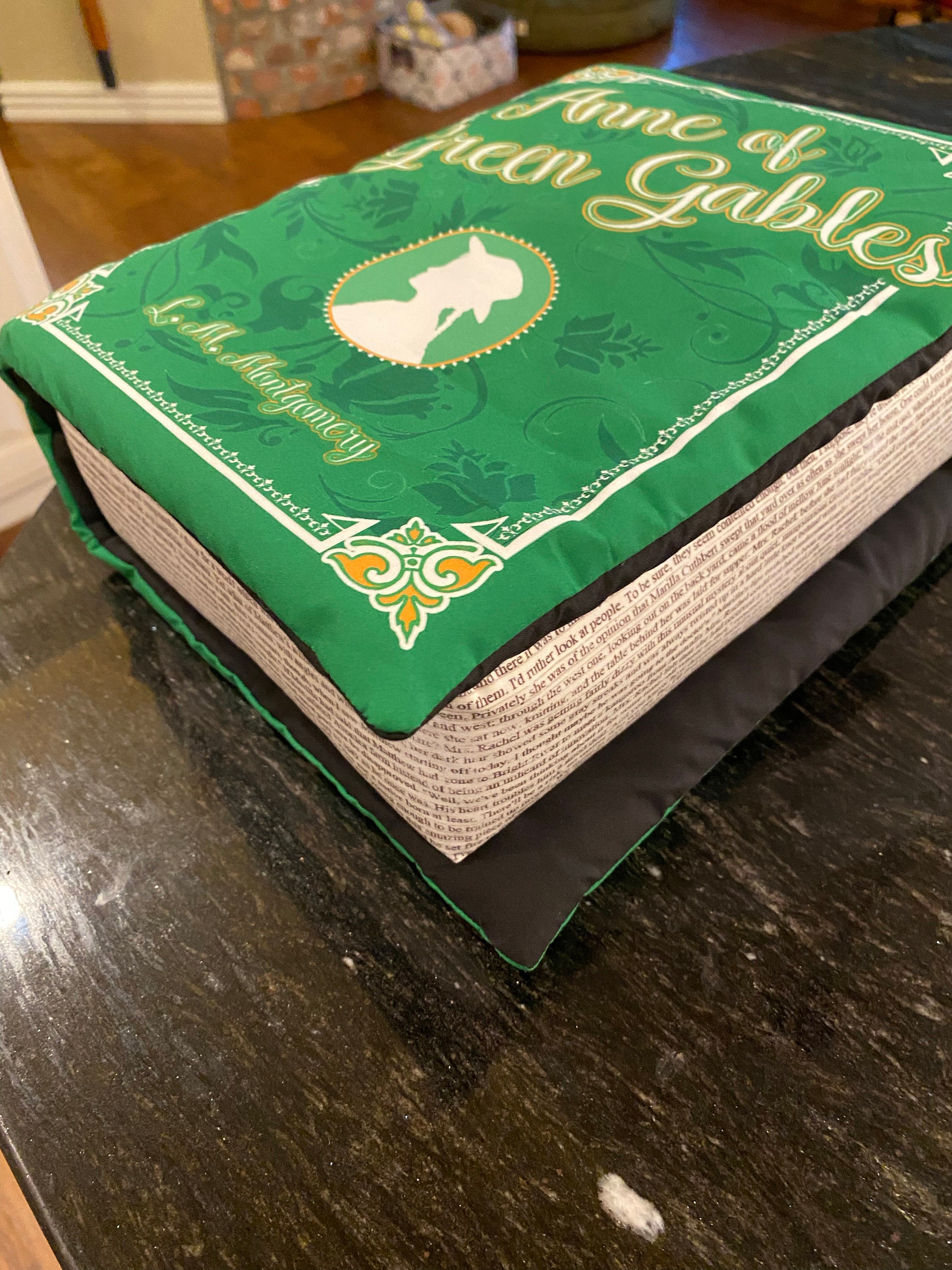 Anne of Green Gables Pillow Book