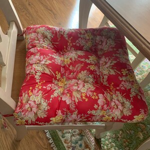 Red Chair Pad 12 14 16 18 Inch or Custom Floral Tufted Cushion Shabby Chic Rocking Chair Bedroom Nursery Decor Cottage Rose Etsy