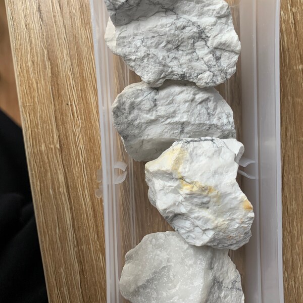 White Howlite Rough Natural Stones - Wholesale Bulk Lots ('A' Grade Raw ...