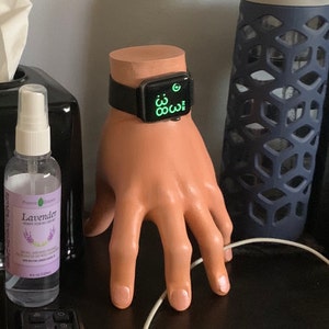 Apple Watch Stand the Thing From Addams Family 