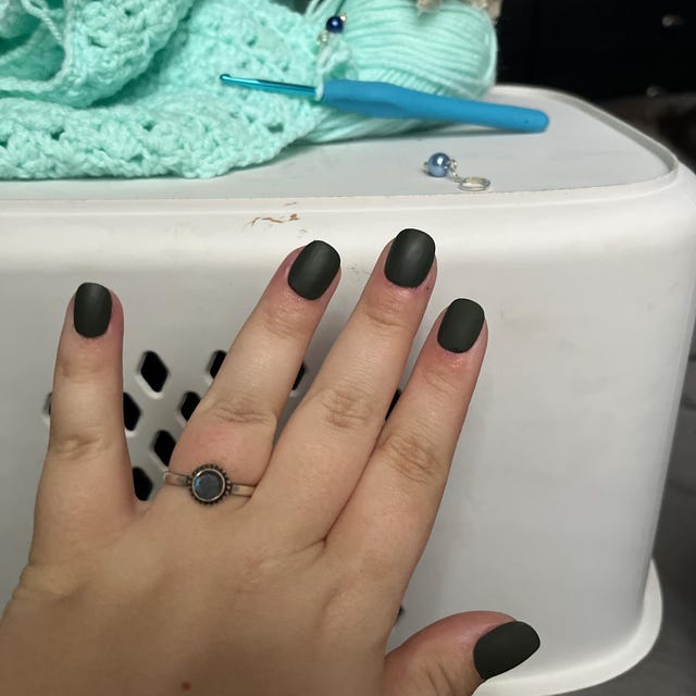 Künstliche Fingernägel Kurz – 24 Press On Nails In Armeegrün, Quadratisch, Glänzend, Selbstklebend
