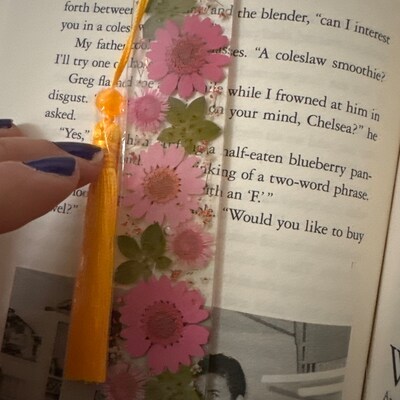 Birth Flower Resin Bookmark, Custom Pressed Flower Bookmark, Floral ...