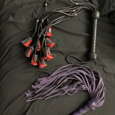 Flogger Cuir 9 Lanières – Leather Phobia – Fabriqué Main – Neuf