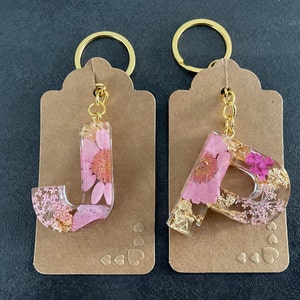 Schlüsselanhänger Buchstabe Glitzerplättchen Epoxidharz kaufen - Vivs Handmade