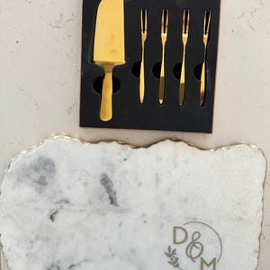 Personalized Marble & Gold Cheese Board - Custom Cutting Board - Charcuterie Board - Serving Tray - Wedding Gift- GOLD EDGE