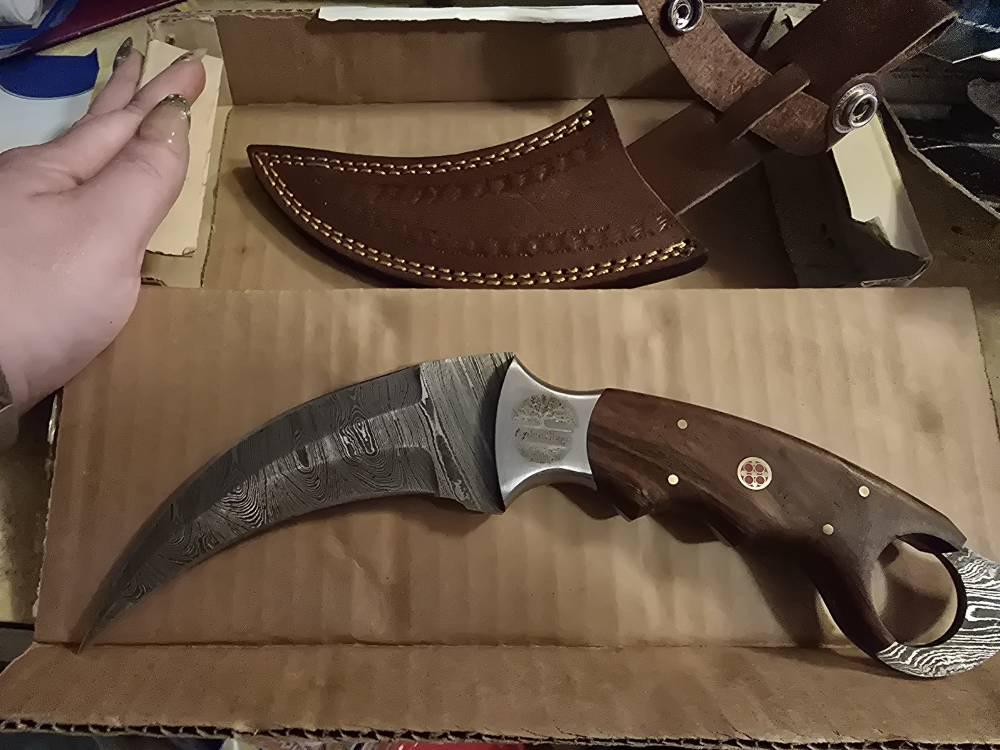 Custom Damascus Steel Karambit Knife-Personalized Hunting Knife, Groomsman Gift, EDC Camping Blade, Gift for Boyfriend or dad Husband Gift