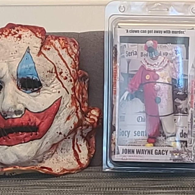 ジョン・ウェイン・ゲイシー、ポゴ・ザ・クラウンのアクション