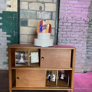 Une Bannière Rose Qui Dit Maman Argentée Dessus | Vecteur Premium