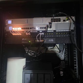 Buyer photo of another 19" mount, 5 star review