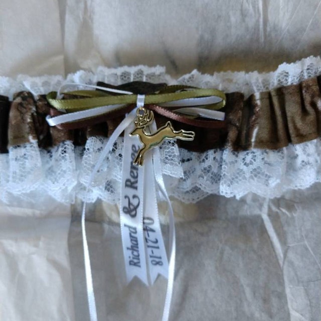 Giarrettiera da sposa mimetica: giarrettiera da sposa mimetica bianca Giarrettiera da sposa mimetica: giarrettiera da sposa mimetica bianca