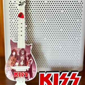 和楽器 Kissy KISS Mini TOY GUITAR - Etsy