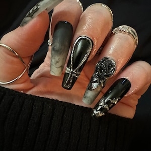 Press on Nails, Nude Press on Nails, Press Ons, Floral Nails, Gold