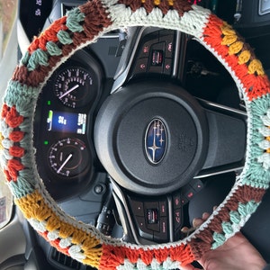 Handmade by Haniyyah: Car Steering Wheel Crochet Cover