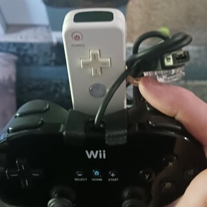 クラシックコントローラProをNintendo Wiiのリモコンクリップに