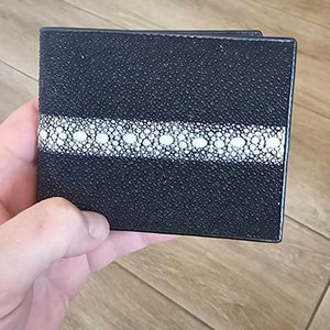Pelgio Piel De Stingray - Piel Auténtica Bifold Billetera Negro