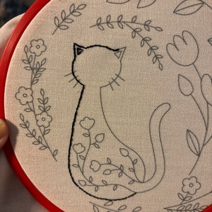 猫の刺繍キット - ハンドメイド刺繍 - 彼女への贈り物 - 花の