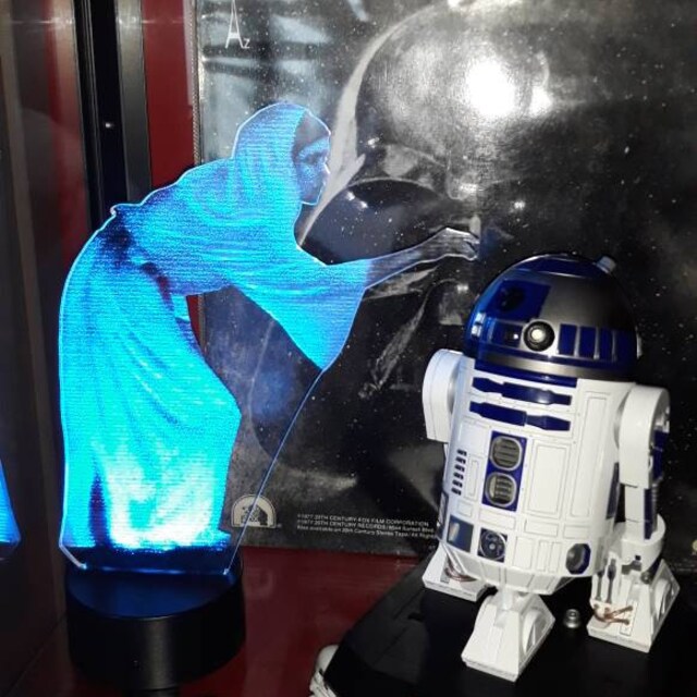 Princess Leia Hologram LED Light: Star Wars Desk Lamp With Remote