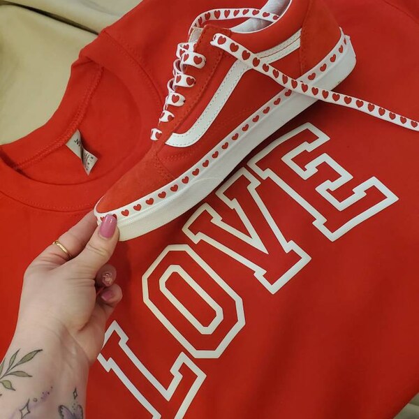 Devyn Sweatshirt Red Love Hearts